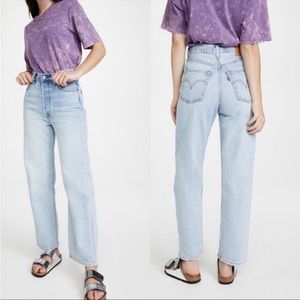 Levi's Ribcage Straight Ankle Jeans in Middle Road